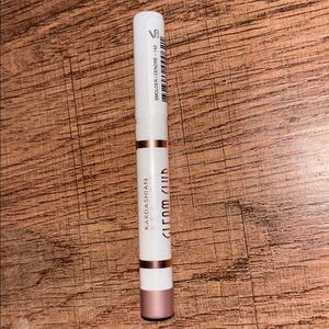 Kardashian Beauty Gleam Club Eye Metal Stick